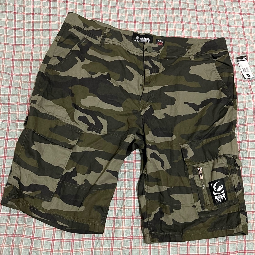 NWT ECKO unltd. Camo Cargo Shorts